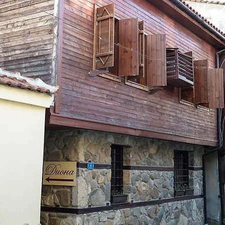 Πανσιόν House Diona 3*