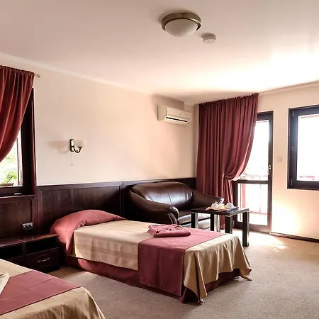 בית הארחה House Diona